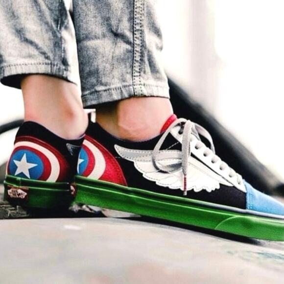 VANS x Marvel Vans Off The Wall Old Skool Shoes‎ - Avengers Size 7 M / 8.5 W